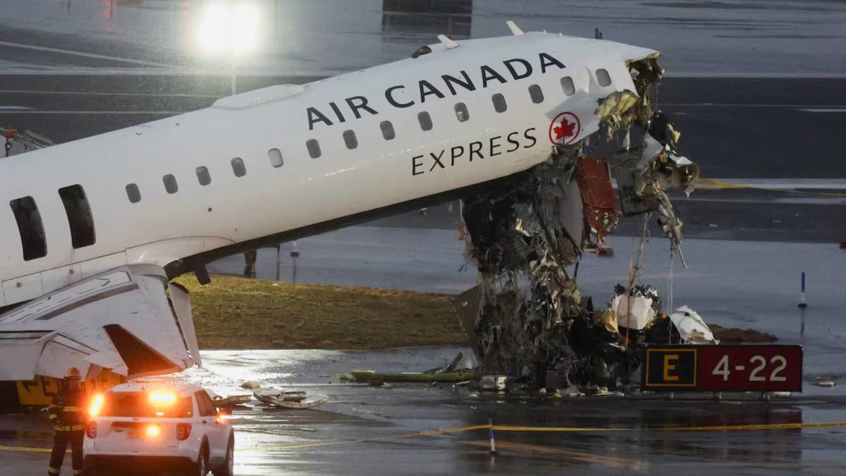 LaGuardia Airport to reopen one runway after fatal crash