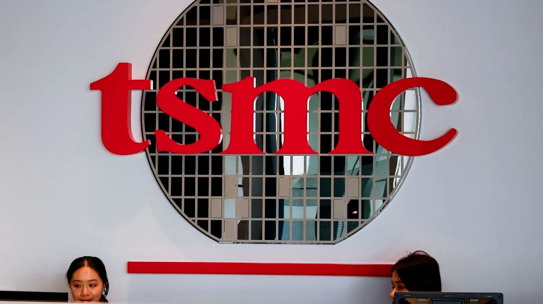 Silicon Giant Surges as Artificial Intelligence Hunger Drives Unprecedented Gains